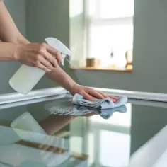 Skuteczne sposoby na to, czym myć ramy okien plastikowych